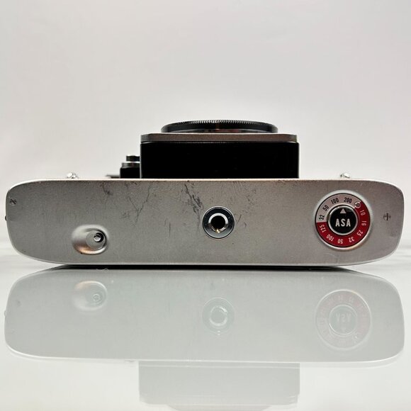 YASHICA J Penta 35mm Film Camera with Shutter Release Grip - Picture 6 of 10